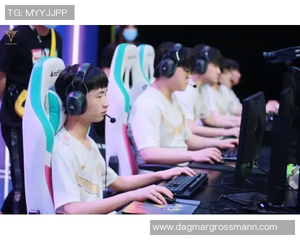 独家解析V5战队实力与S15电竞比分的全面对比分析